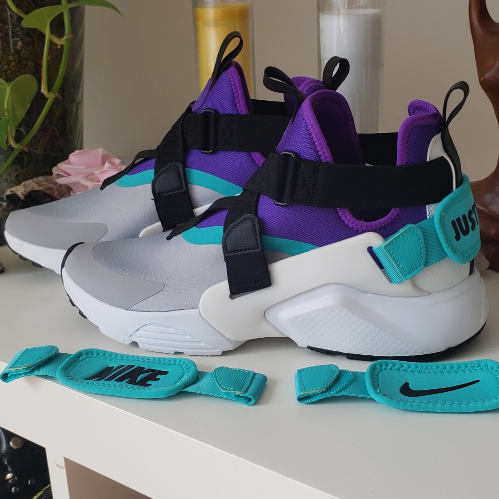 Nike Air Huarache City Kicks Womens